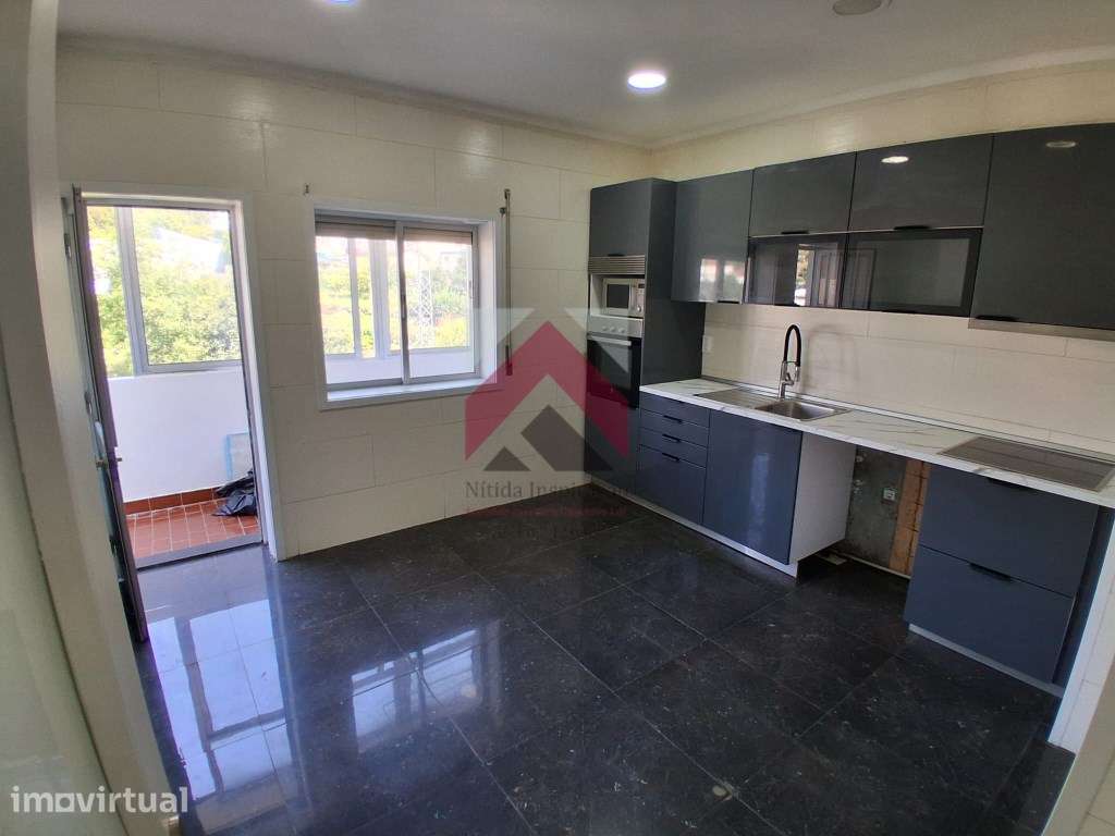 Apartamento T3 remodelado, localizado em Fânzeres (Gondomar) - Grande imagem: 2/21