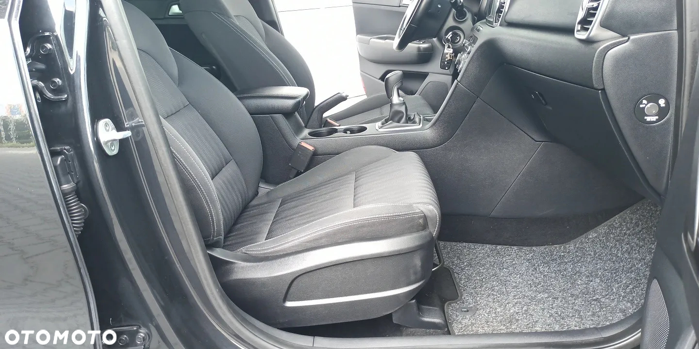 Kia Sportage 1.7 CRDI 2WD Dream-Team Edition - 26