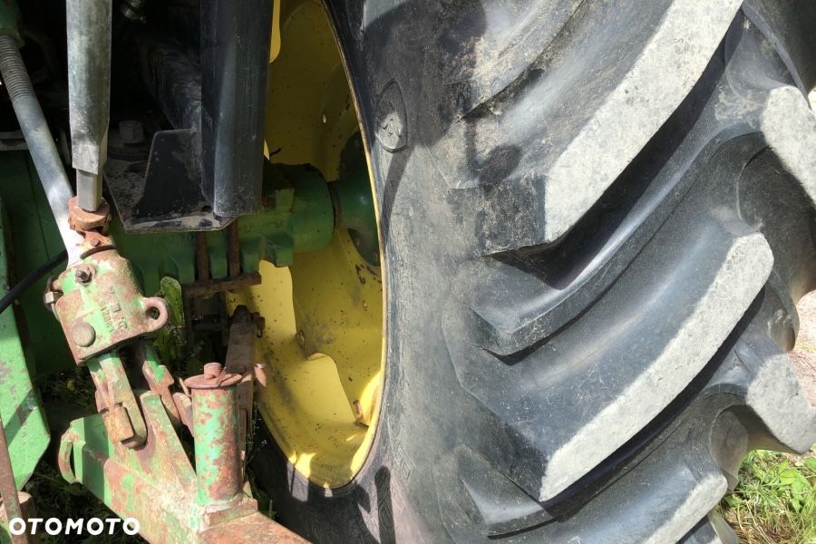 John Deere 2040 - 22