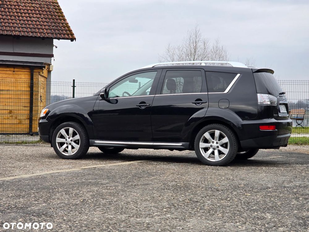 Mitsubishi Outlander 2.0 DID Intense + - 9