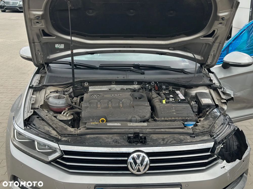 Volkswagen Passat - 11