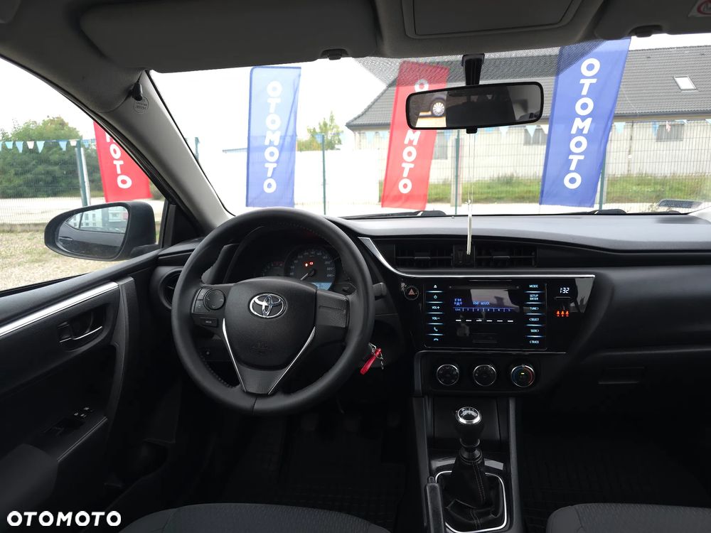 Toyota Corolla 1.6 Active EU6 - 32