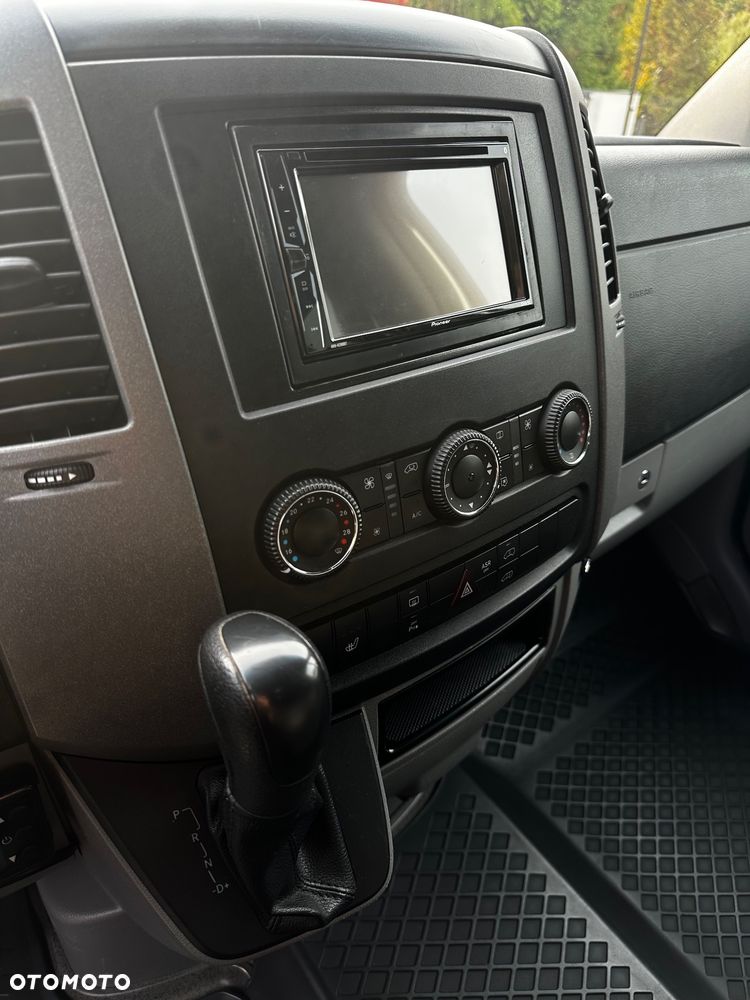 Mercedes-Benz Sprinter - 16