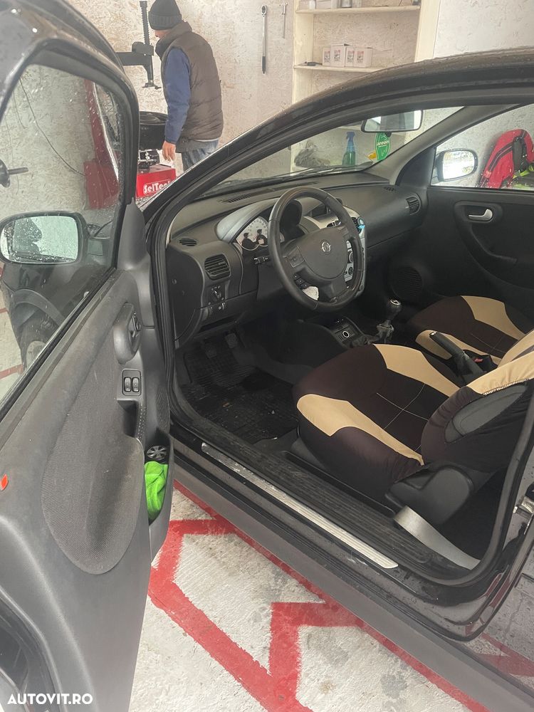 Opel Corsa 1.0i Essentia - 4