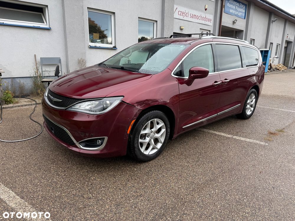Chrysler Pacifica - 5