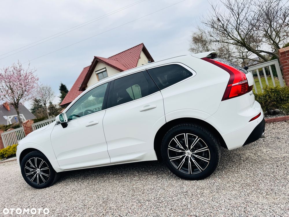 Volvo XC 60 B4 D AWD Geartronic Momentum Pro - 27