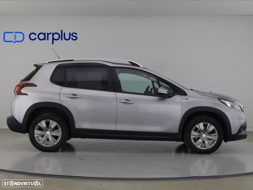 Peugeot 2008 1.2 PureTech Signature — fotografia 8