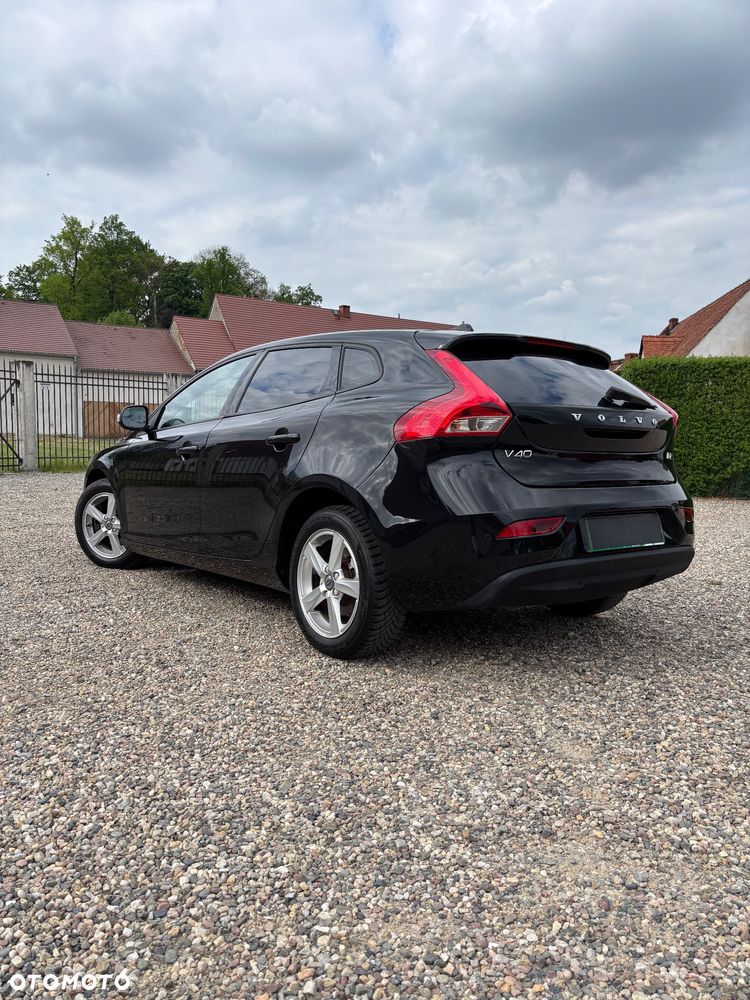 Volvo V40 D2 Momentum - 4