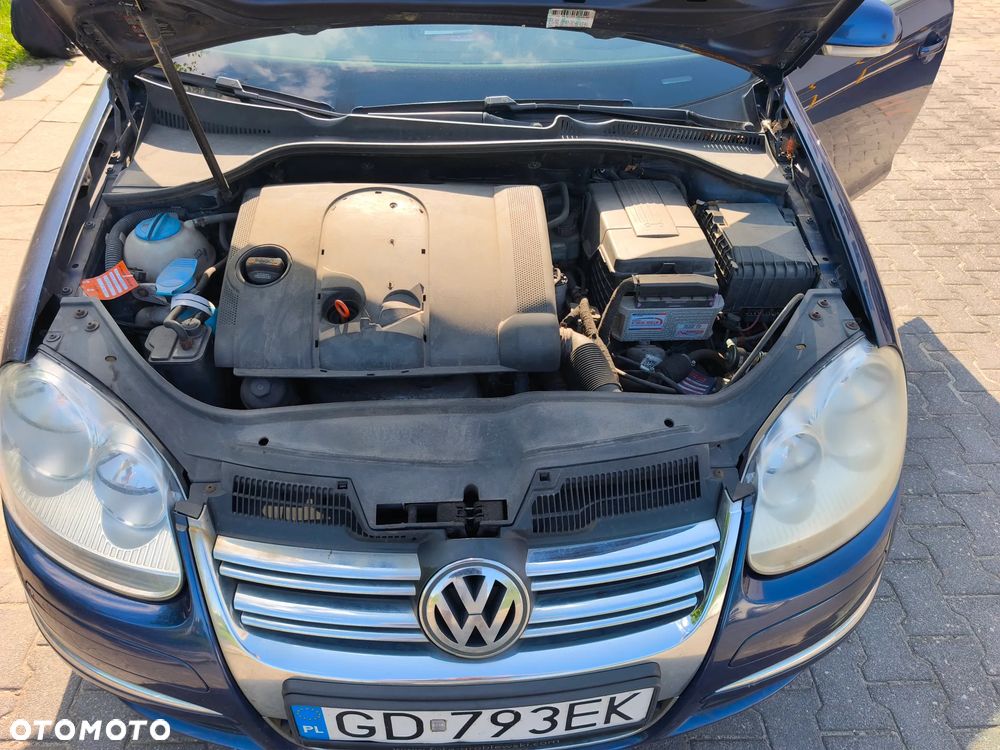 Volkswagen Jetta 1.6 FSI Trendline - 6