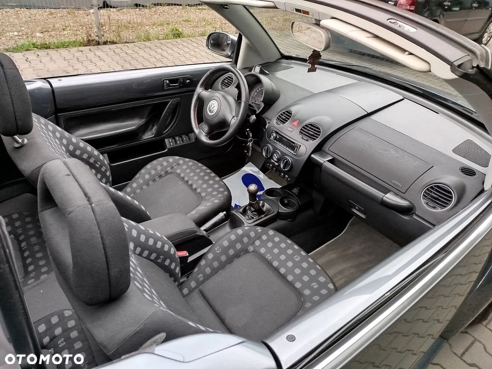 Volkswagen New Beetle - 16