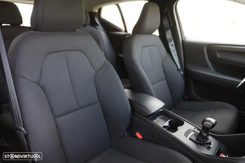 Volvo XC 40 2.0 D3 Momentum Plus - 10