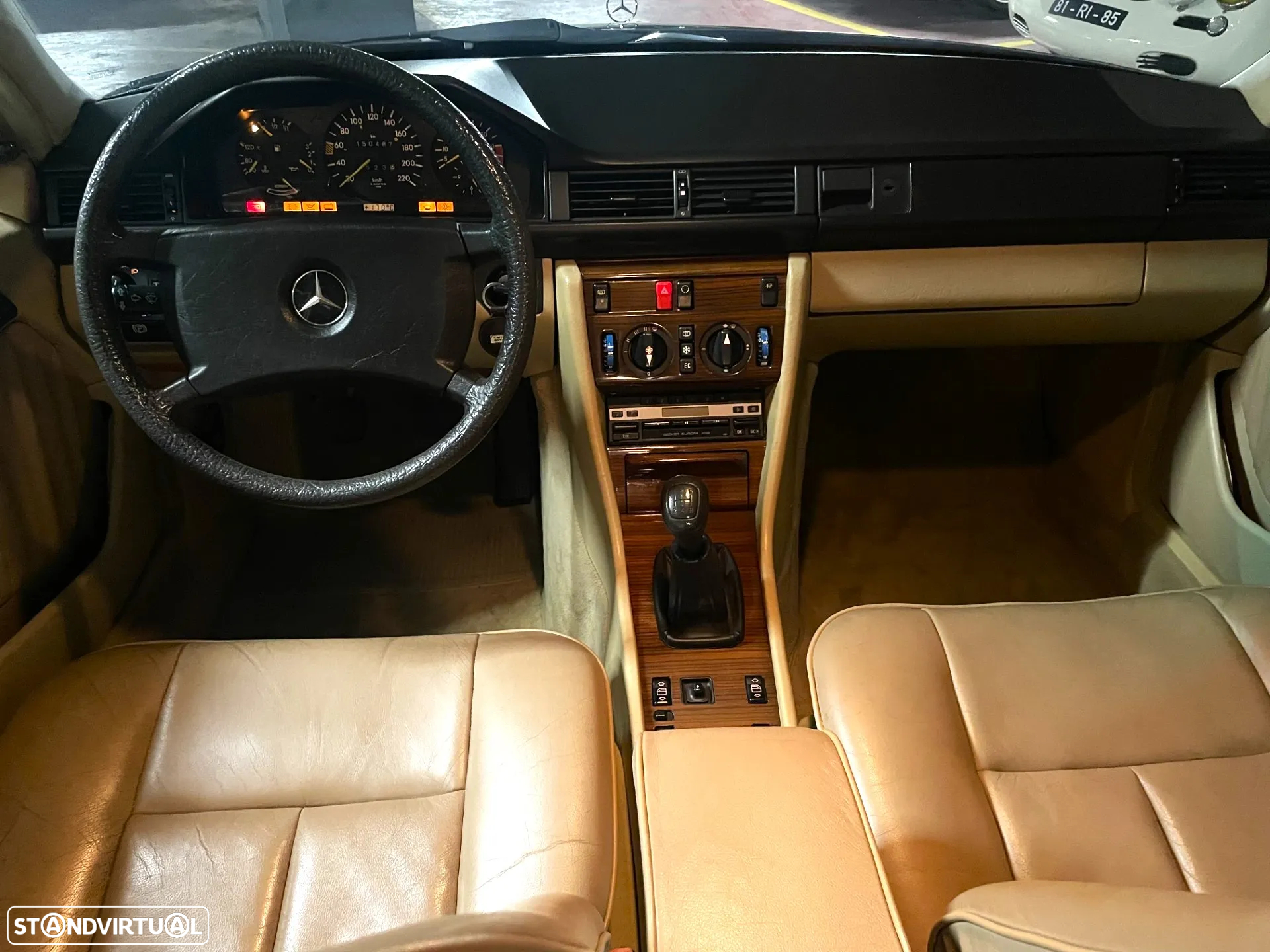 Mercedes-Benz 230 E - 7