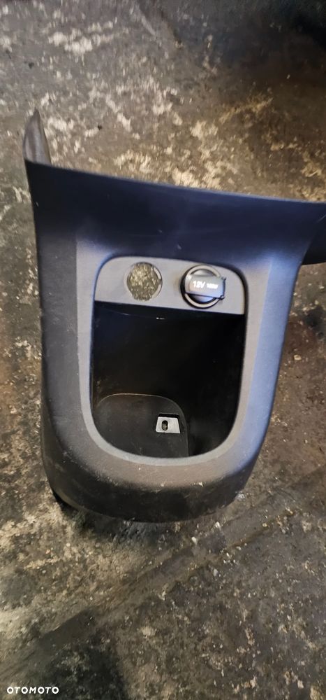 Osłona konsoli tył obudowa tunelu Hyundai Ioniq 5 847T0-GI000 - 2