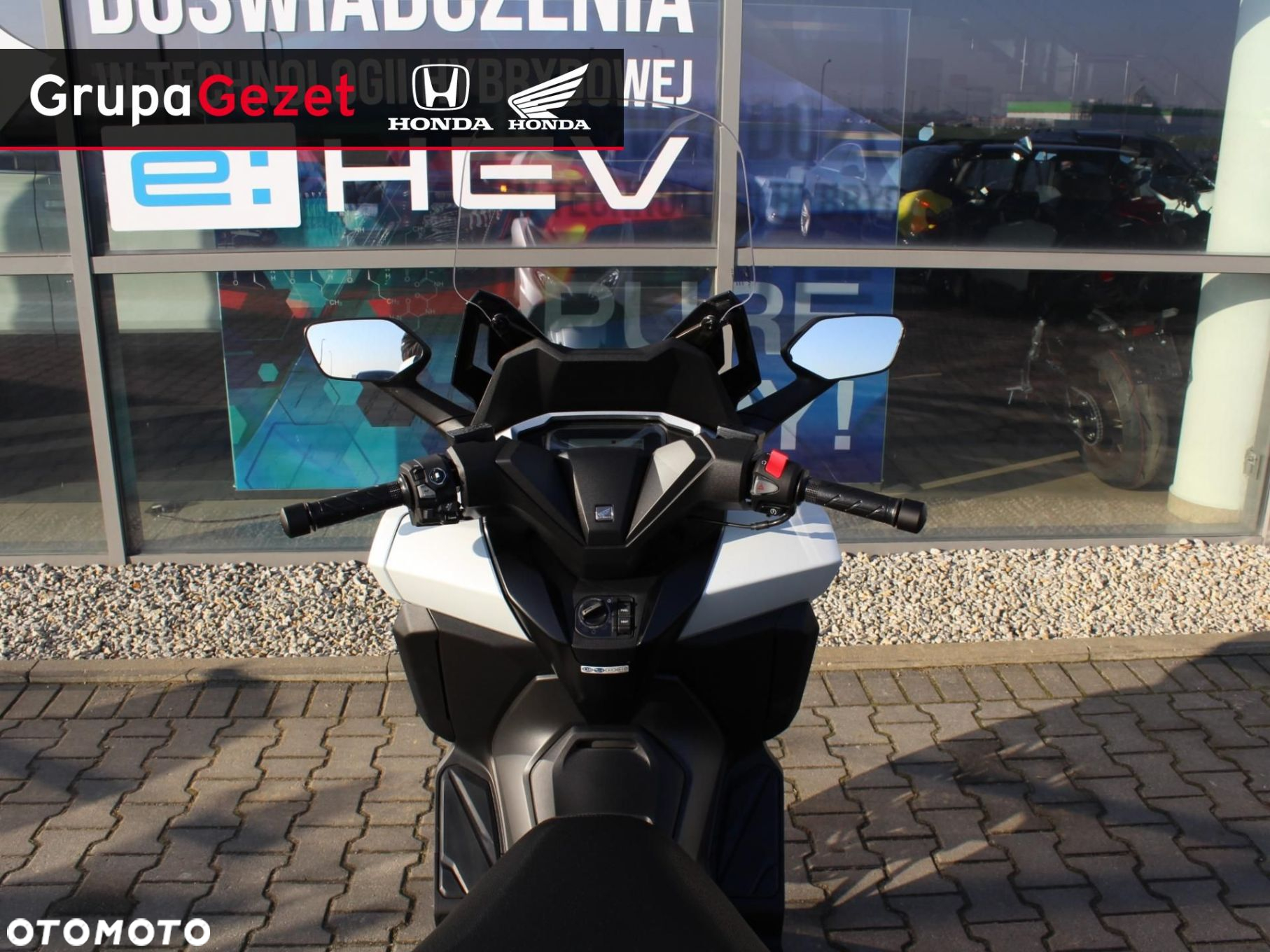 Honda NSS - 12