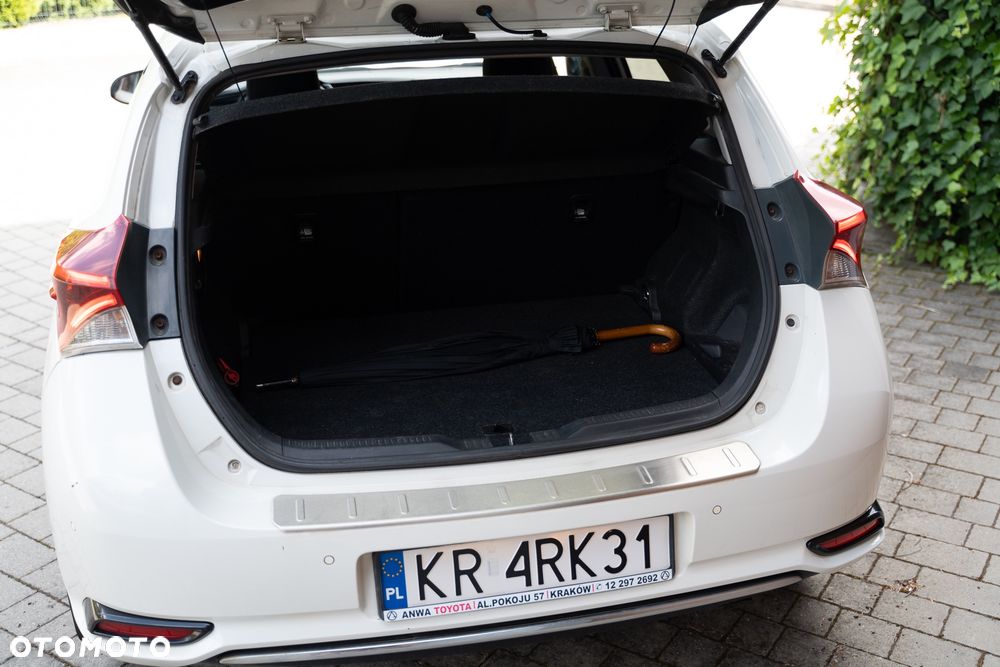Toyota Auris - 11