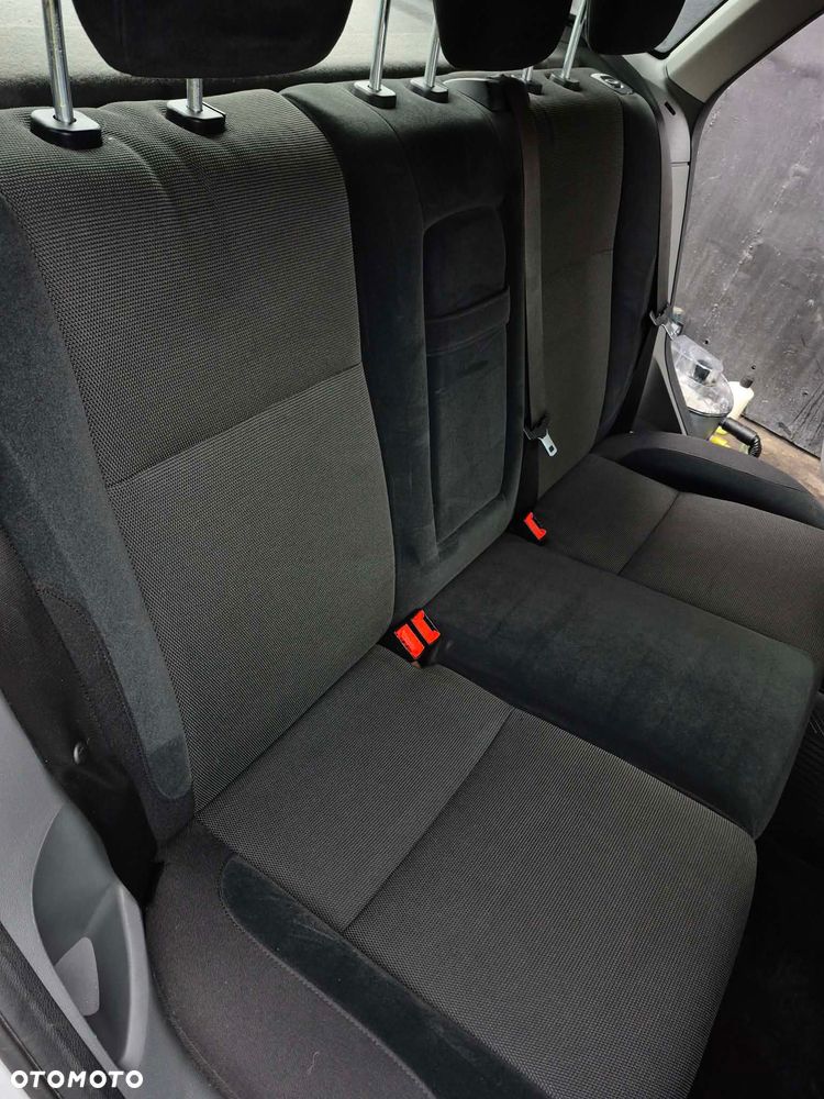 Ford Focus 1.6 Ghia - 14