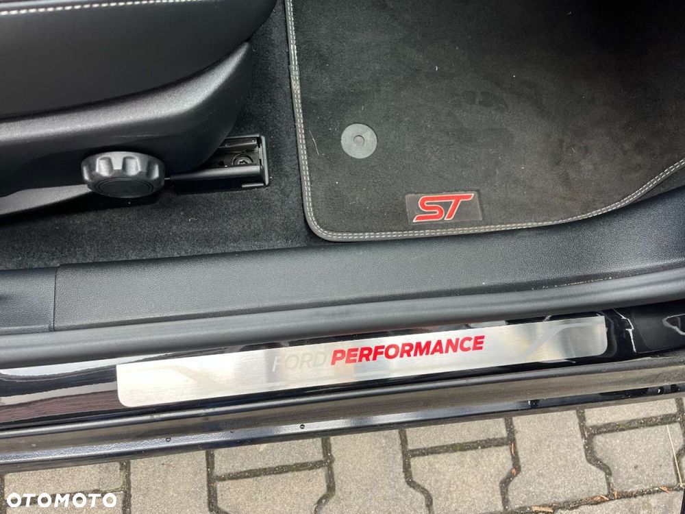 Ford Focus 2.3 EcoBoost ST Edition - 32