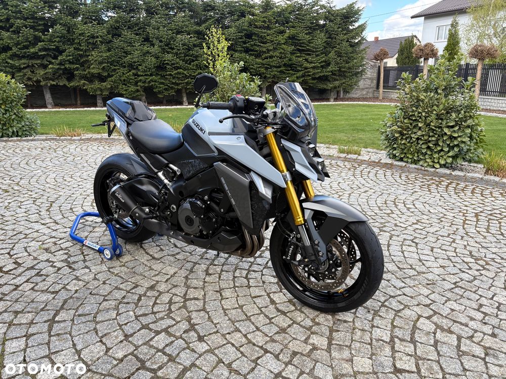 Suzuki GSX - 1