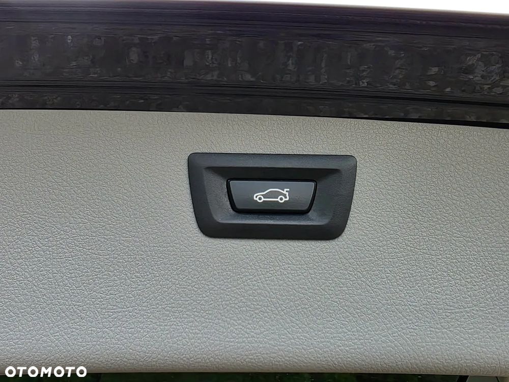BMW Seria 3 318d DPF Edition Sport - 29