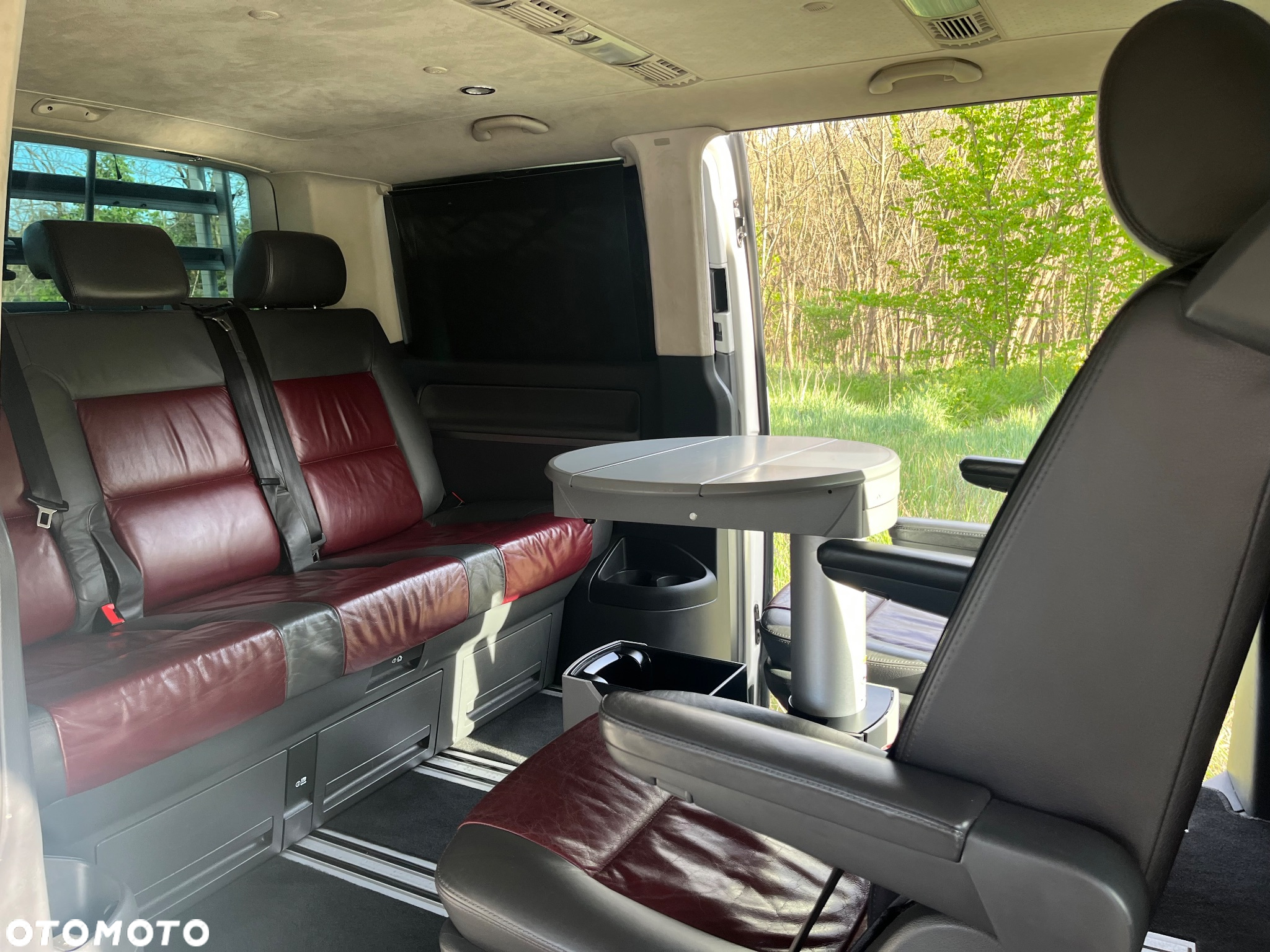 Volkswagen Multivan - 25