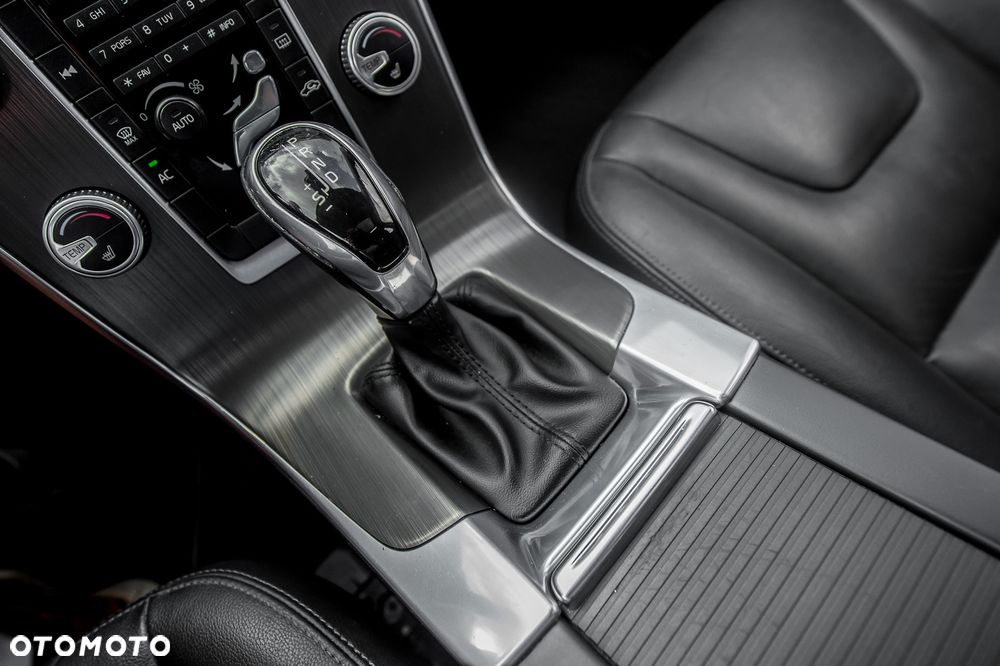 Volvo S60 D5 AWD Geartronic Kinetic - 29