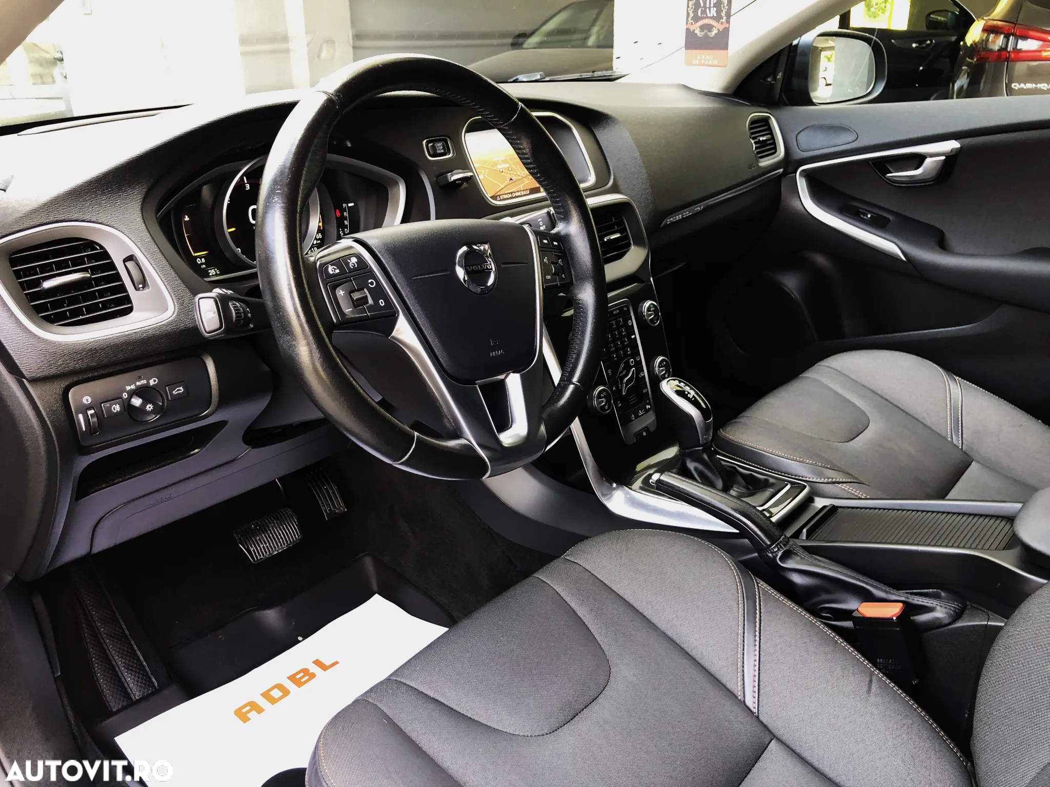 Volvo V40 Cross Country D2 Geartronic Summum - 6