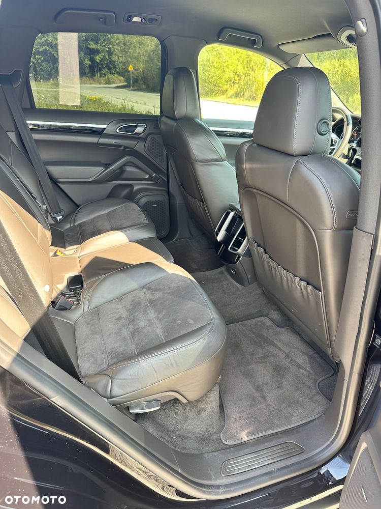Porsche Cayenne Diesel Platinum Edition - 16