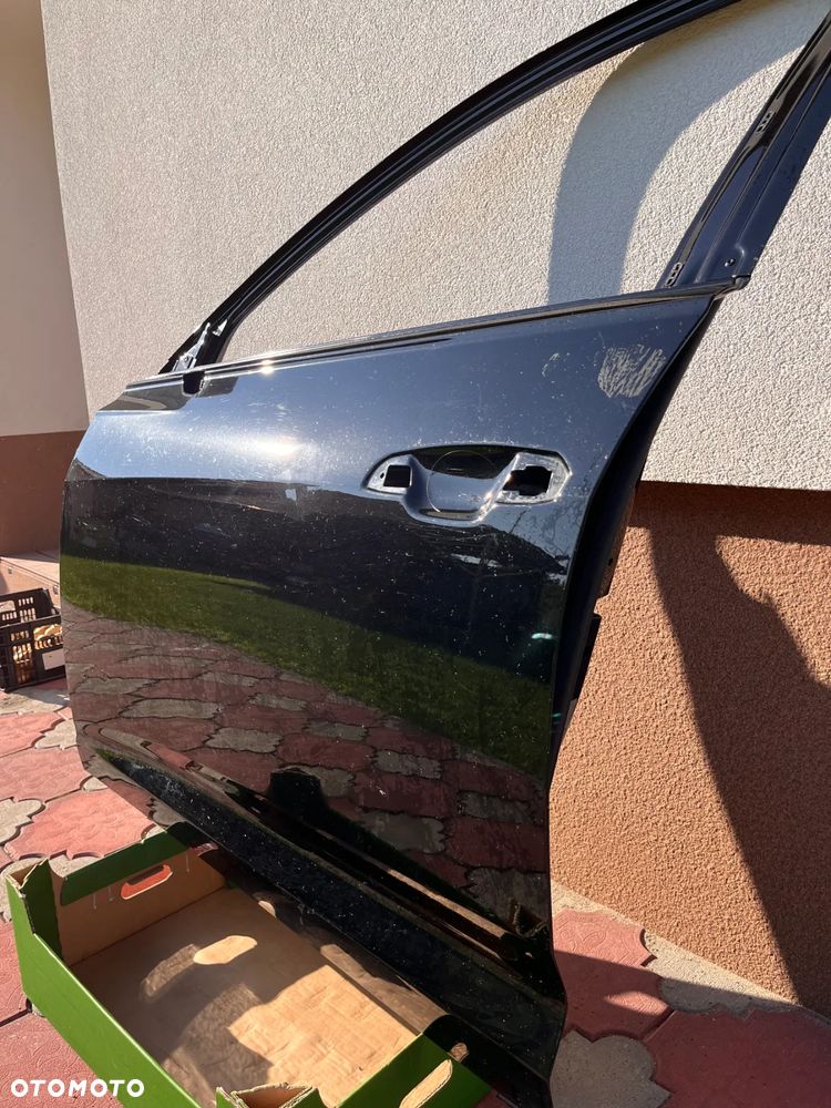 DRZWI LEWE PRZOD SEDAN - 2