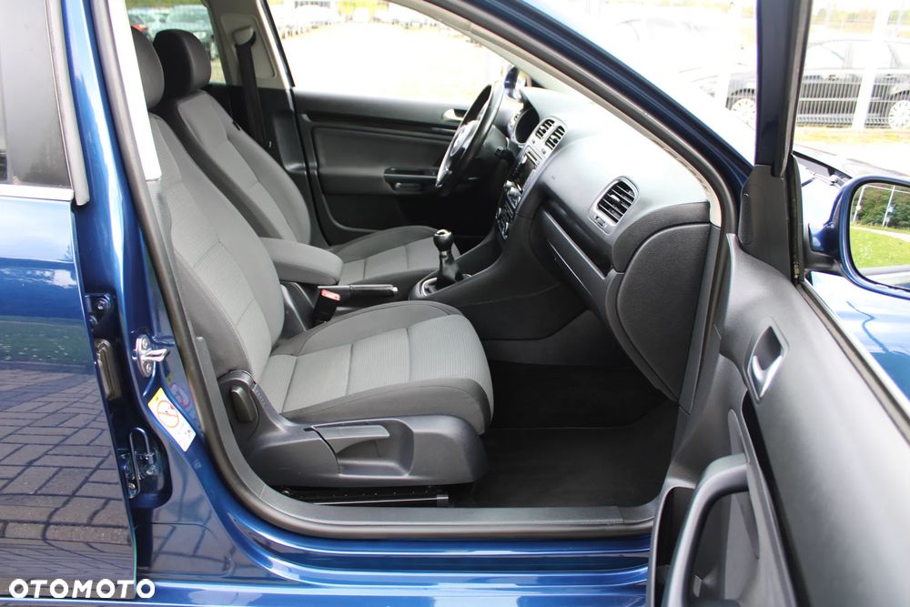 Volkswagen Golf Variant - 27