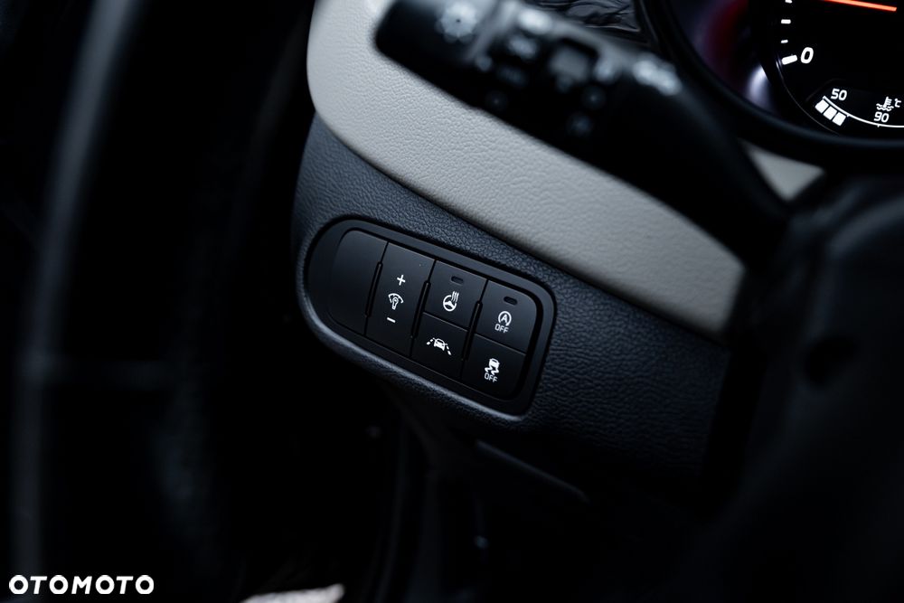 Kia Carens 1.7 CRDi L 7os - 30