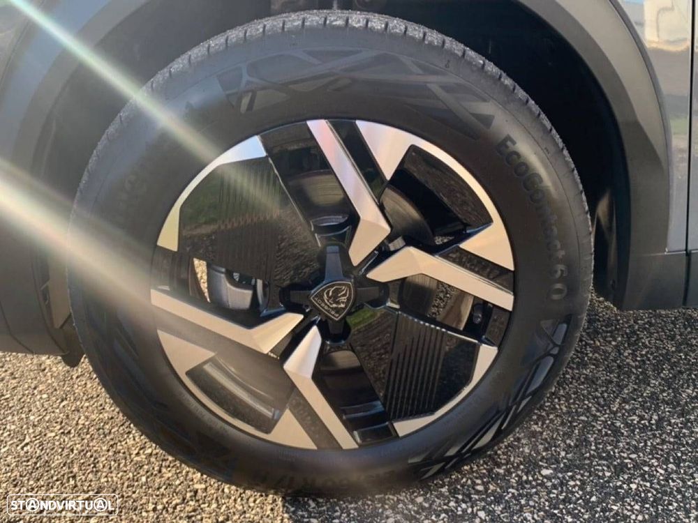 Peugeot 2008 1.2 Hybrid Allure e-DCS6 - 11