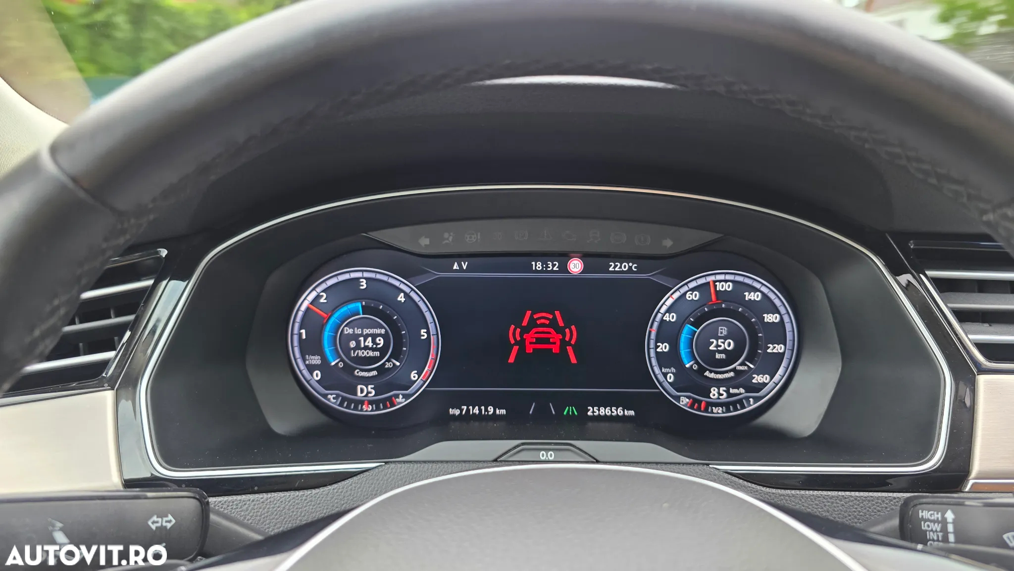 Volkswagen Passat - 12