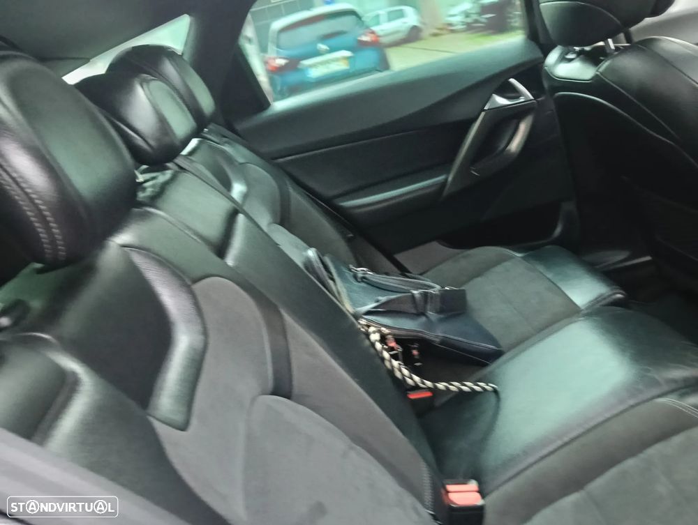 Citroën DS5 2.0 HDi Hybrid4 So Chic CMP6 - 24