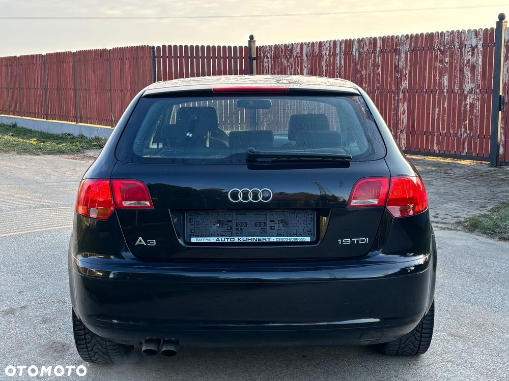 Audi A3 Sportback - 4