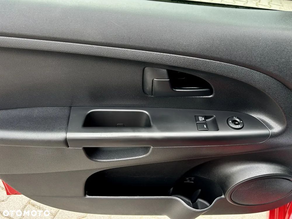 Kia Venga - 35