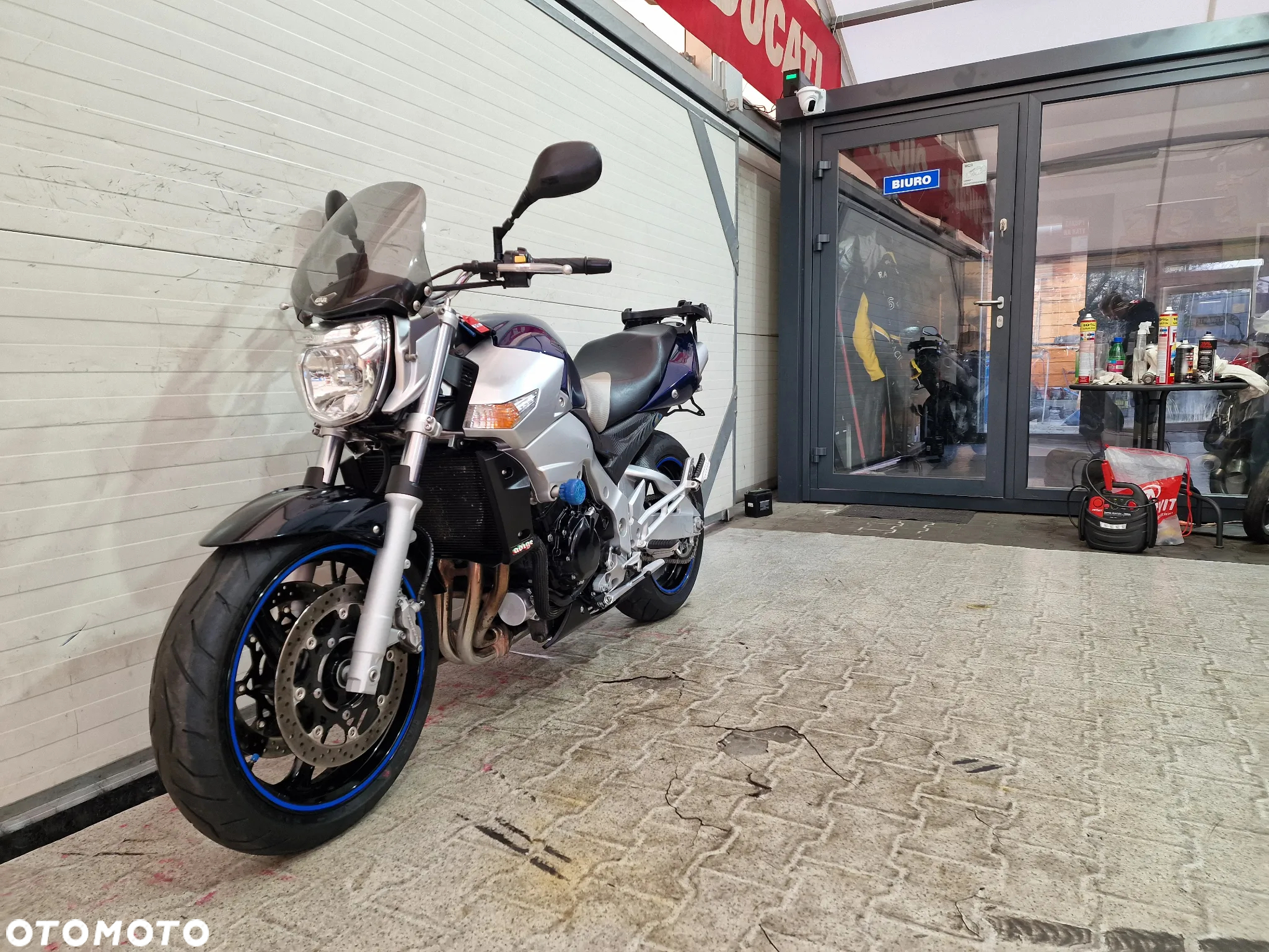 Suzuki GSR - 3