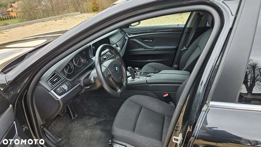 BMW Seria 5 525d xDrive Sport-Aut Modern Line - 14