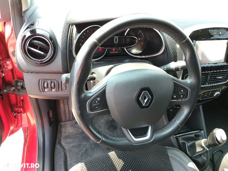 Renault Clio - 17