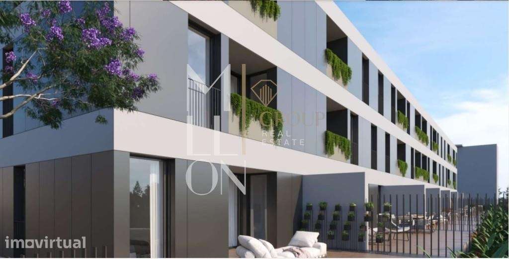 Apartamento com varanda, jardim e lugar de estacionamento a escassos m - Grande imagem: 1/4