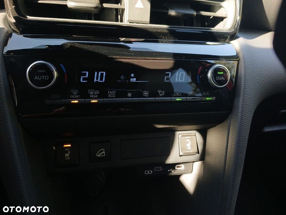 Toyota Yaris Cross Hybrid 1.5 Executive AWD - 16