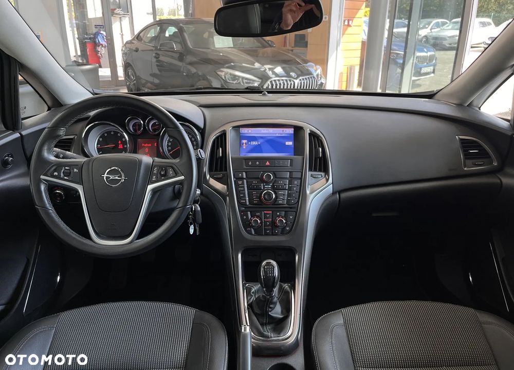 Opel Astra GTC 1.6 Turbo Edition - 10