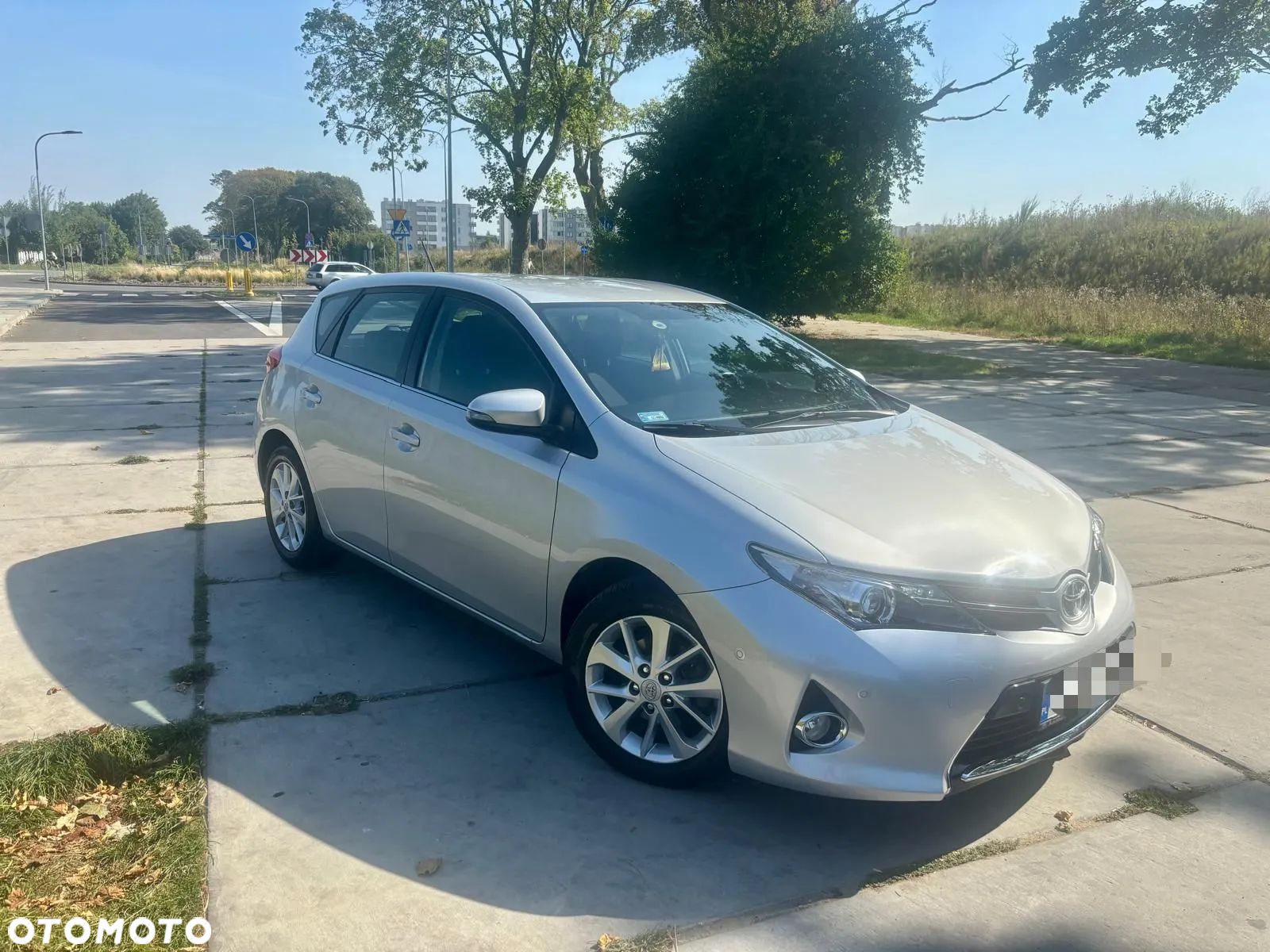 Toyota Auris 1.6 Valvematic Executive - 1