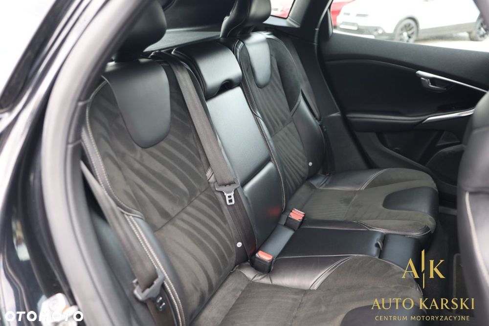 Volvo V40 - 36
