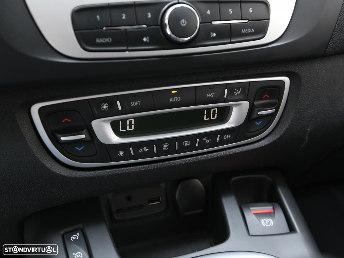 Renault Mégane Scénic - 12