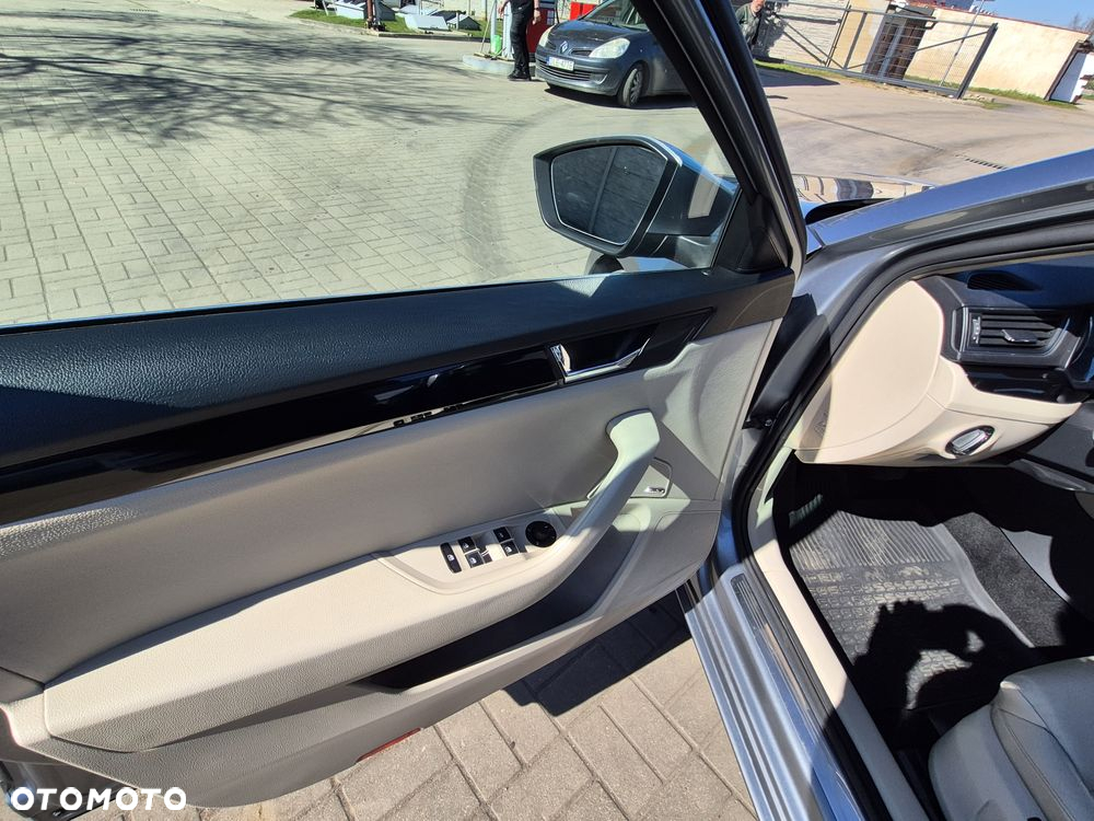 Skoda Superb 2.0 TDI L&K DSG - 16