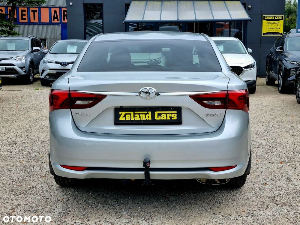 Toyota Avensis 1.8 Style - 6