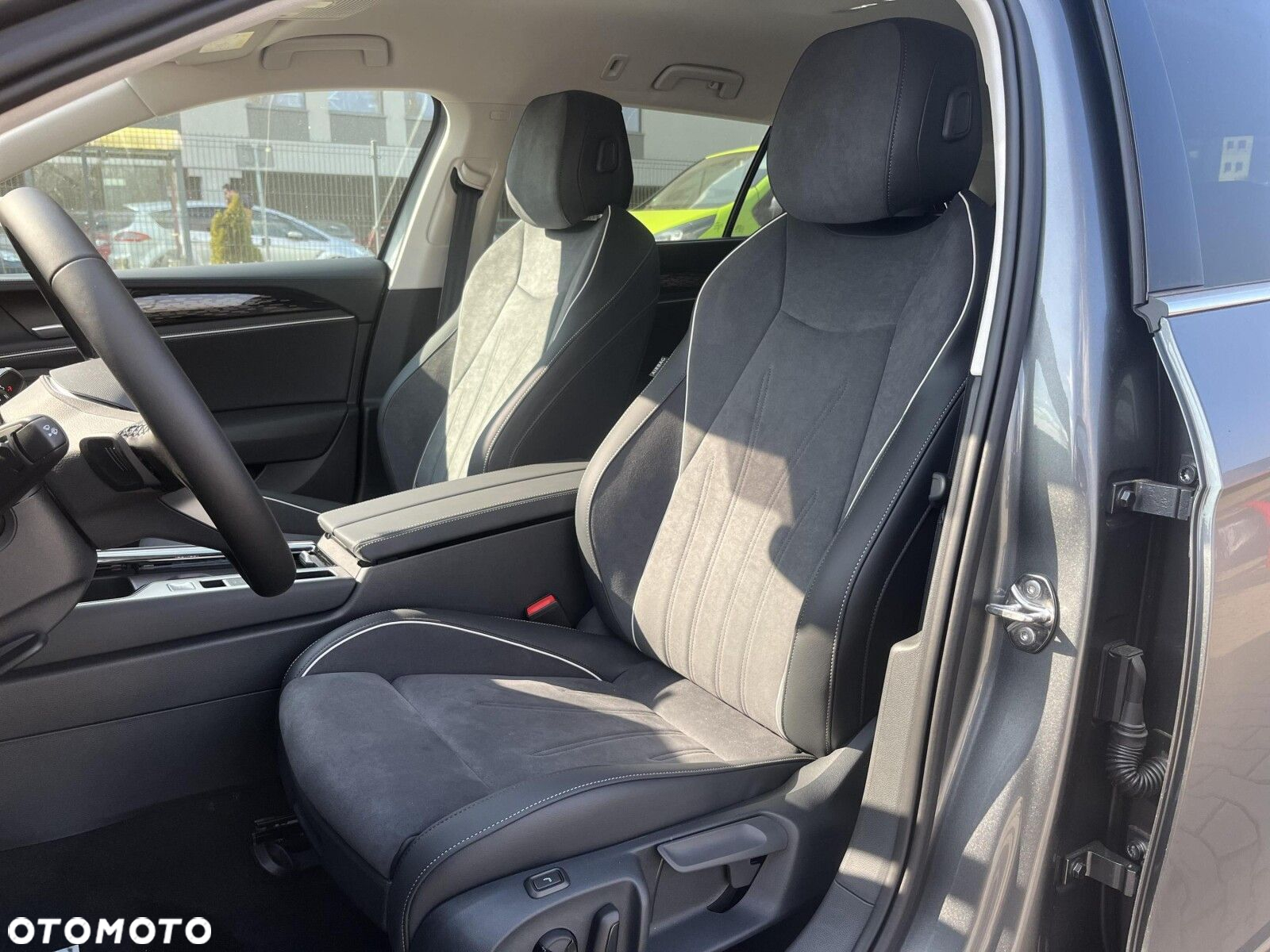 Volkswagen Passat - 11