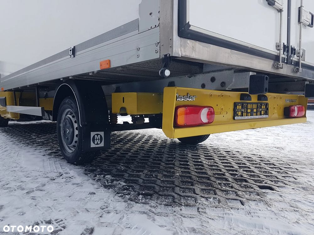 Renault MASTER KONTENER 8EP 4,22x2,23x2,23 KLIMA MANUAL KRAJOWY 6-BIEGÓW - 26