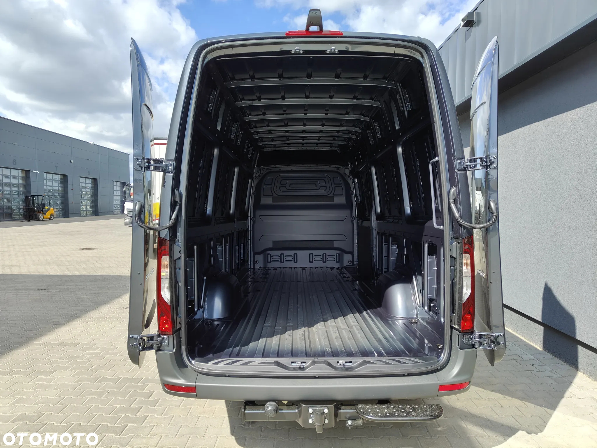 Mercedes-Benz Sprinter - 27