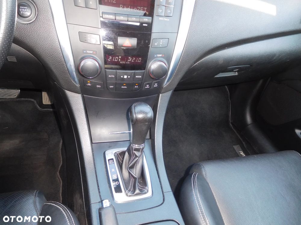 Suzuki Kizashi 2.4 Sport 4WD CVT - 11